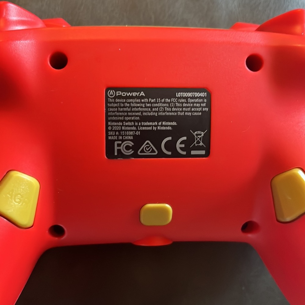 A PowerA switch wired controller - Picture 2 of 3